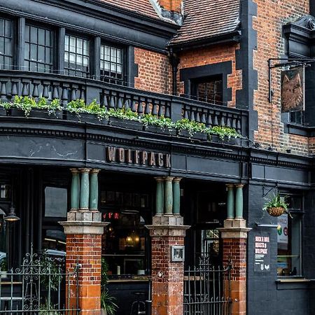 The Wolfpack Inn London Exterior photo