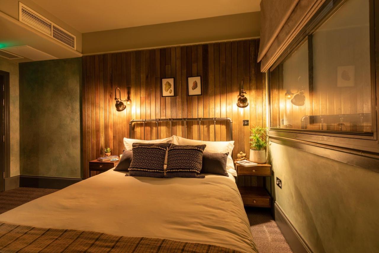 The Wolfpack Inn London Exterior photo