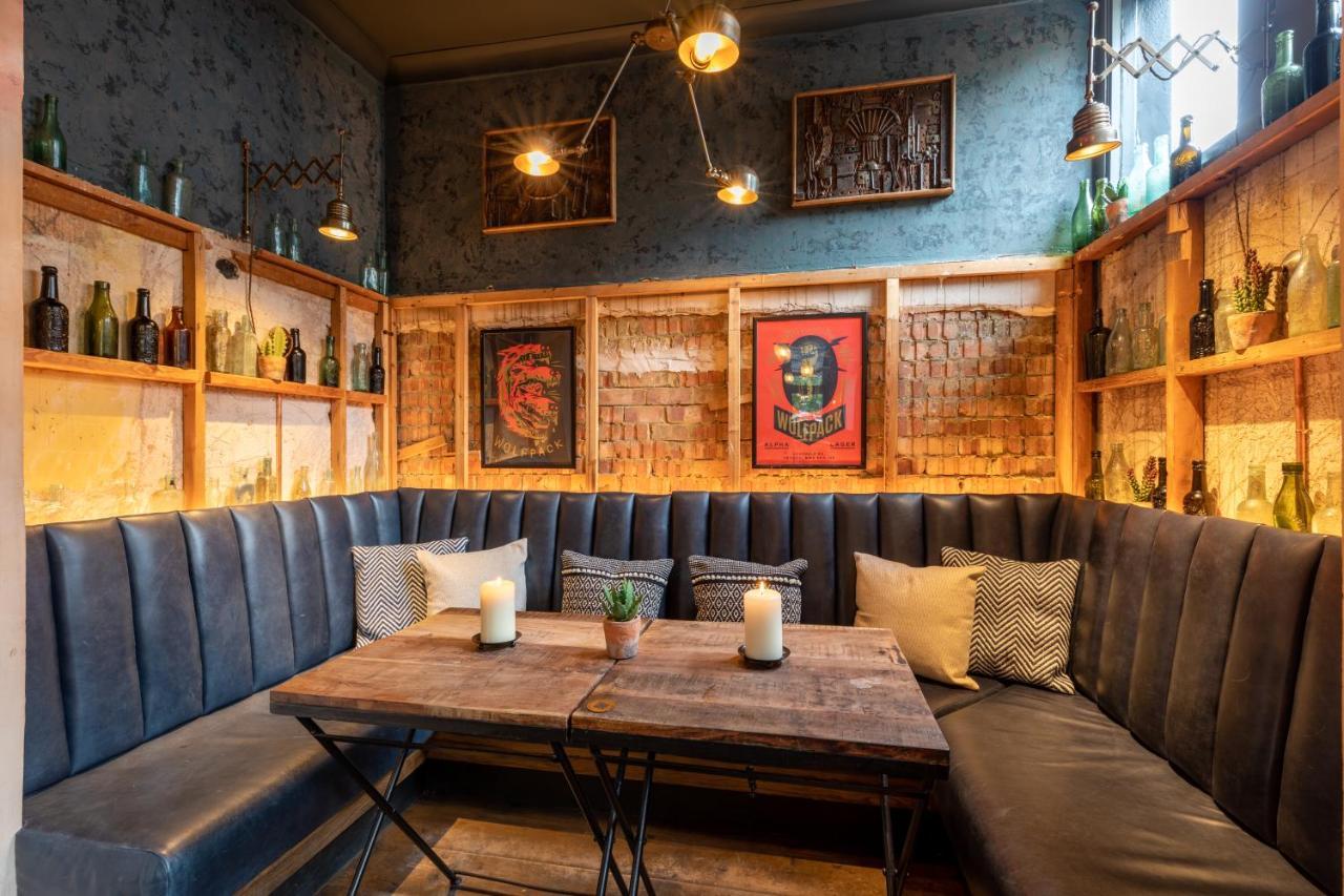 The Wolfpack Inn London Exterior photo
