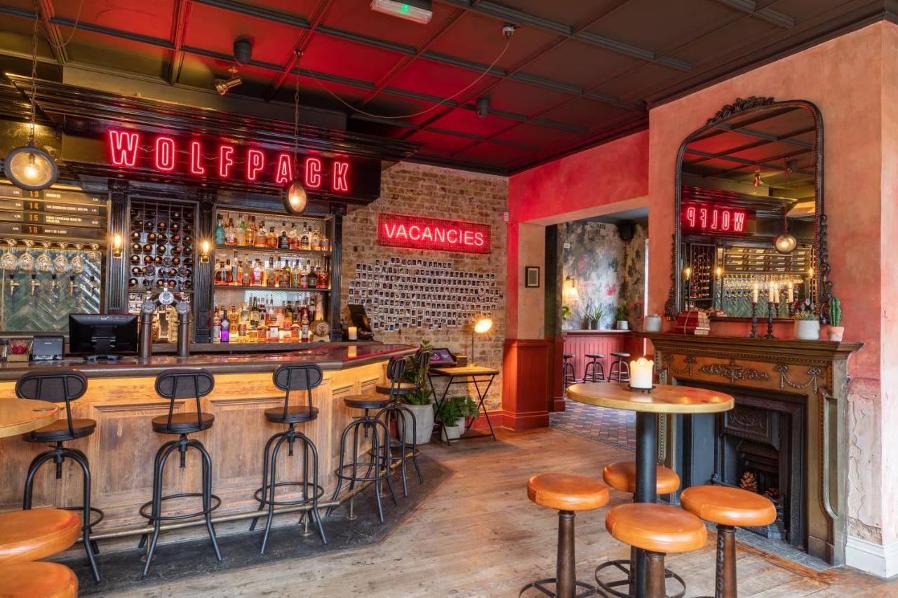 The Wolfpack Inn London Exterior photo
